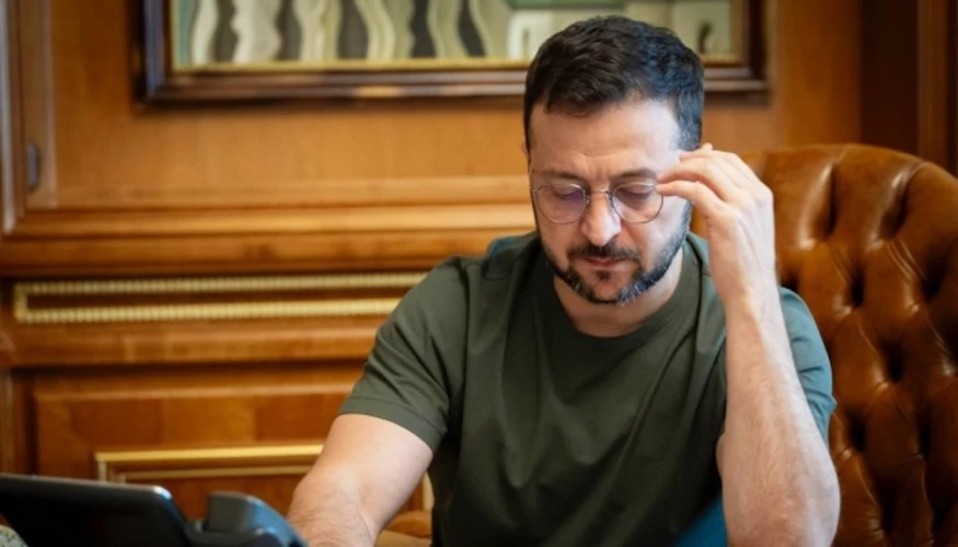 Звільнення послів у чотирьох країнах: нові укази Зеленського