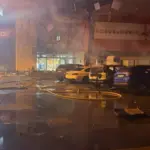 Будівля ТРЦ у центрі Сум після повторного удару 10 вересня, пожежа та пошкодження